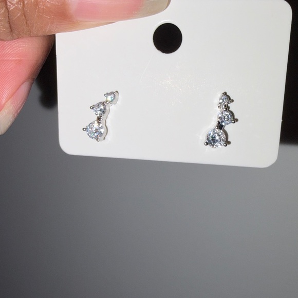 #7 Stainless Steel Silver Stud Earrings - Picture 9 of 9